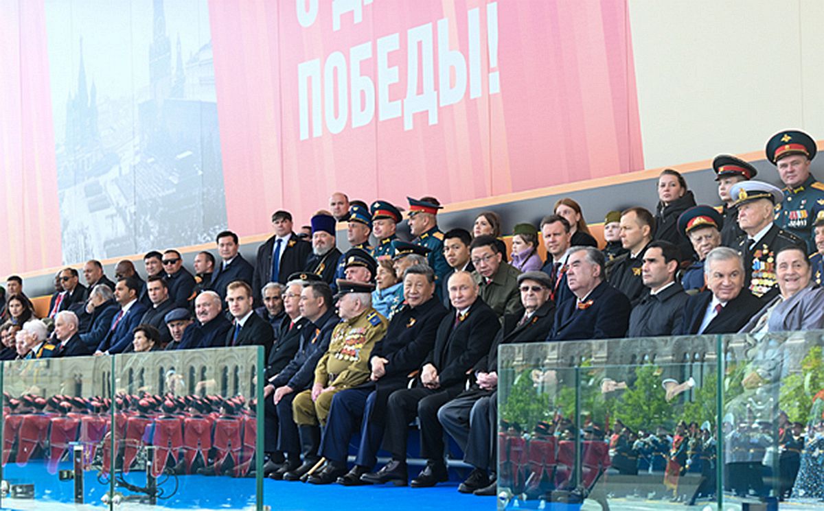 习近平出席俄罗斯纪念苏联伟大卫国战争胜利80周年庆典