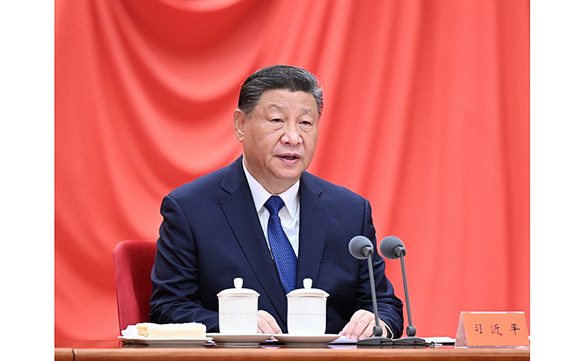 习近平：锲而不舍落实中央八项规定精神，以优良党风引领社风民风